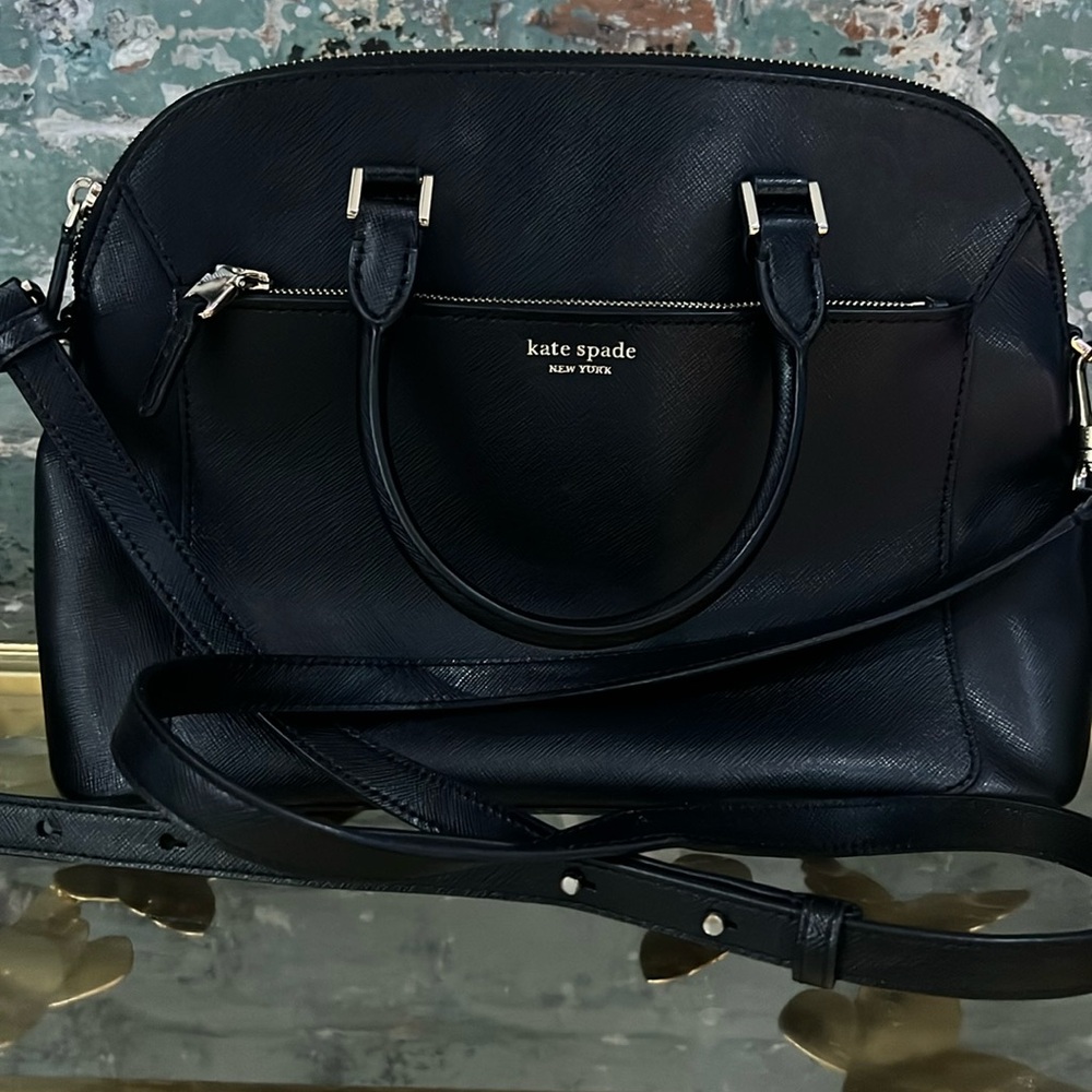 Kate Spade medium leather satchel in black! EUC! Free Kate Spade clutch included
